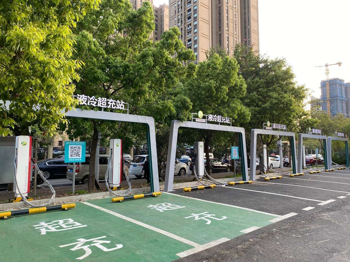 浙江宁波：高速沿线三座电动重卡超充站同步开工
